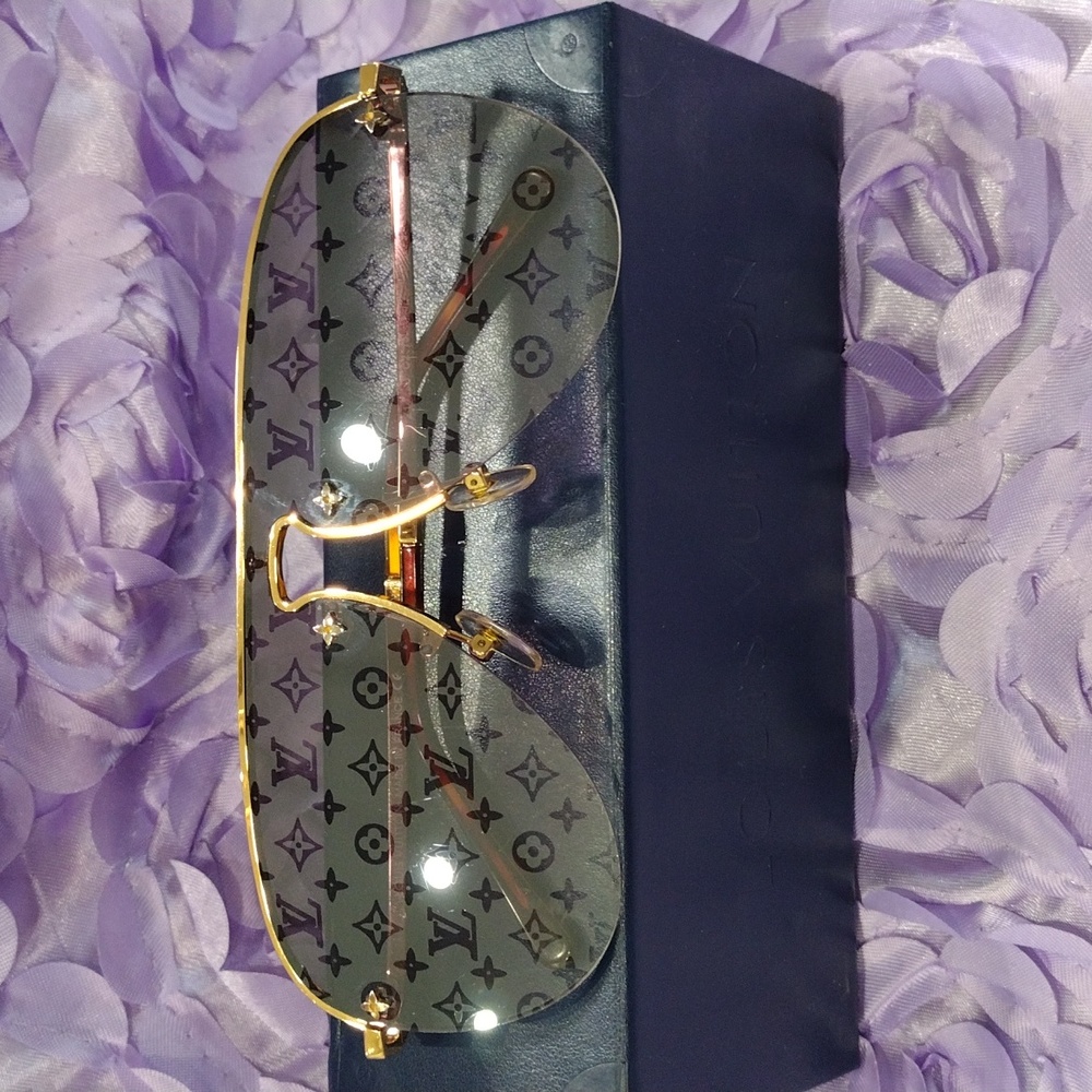louis vuitton grease monogram grease mask sunglasses